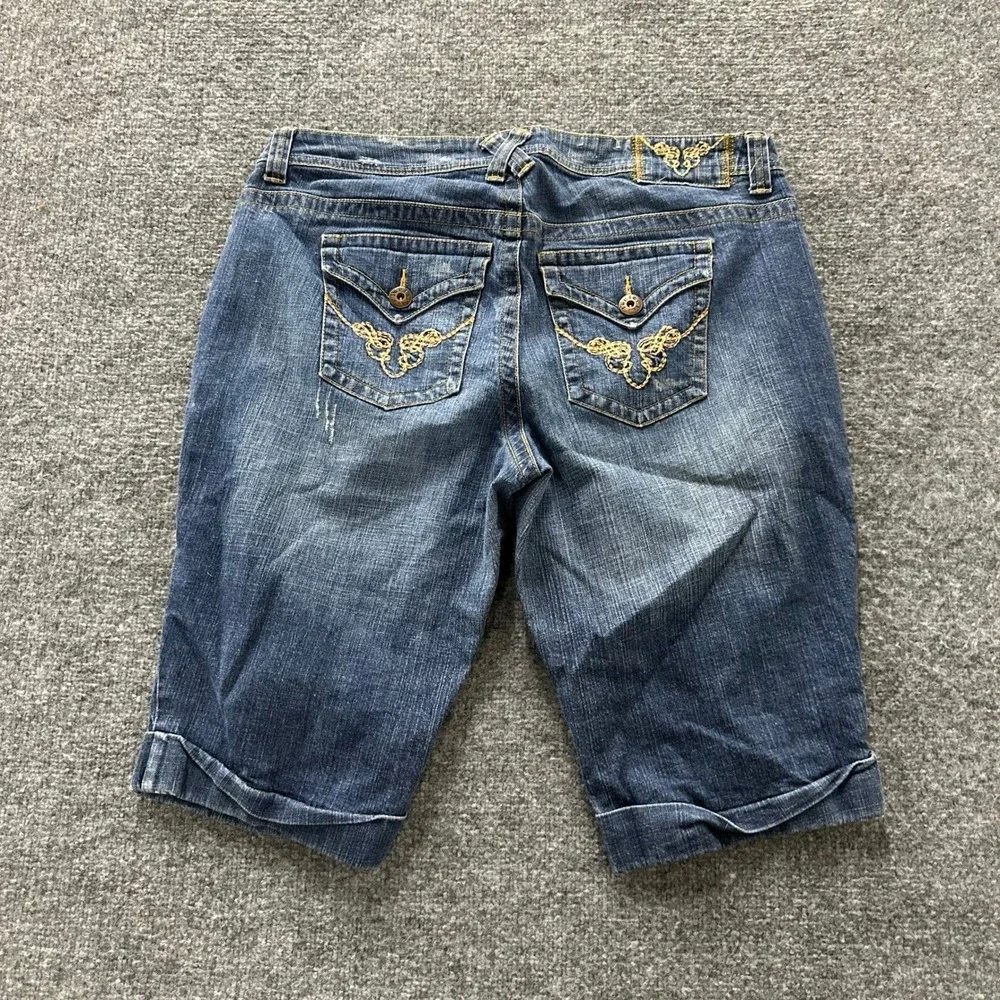 L.E.I. Denim Shorts Womens Size 16 Blue Sophia Hiphugger Embroidered Bermuda